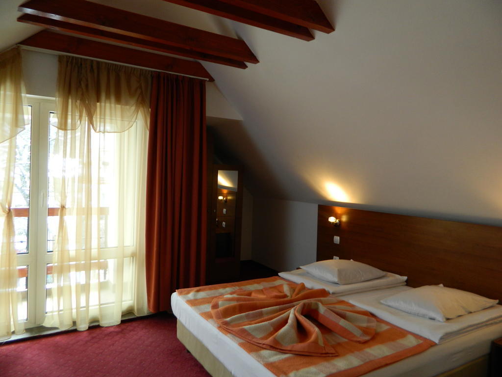 Pensiunea Riunione Brasov Ruang foto