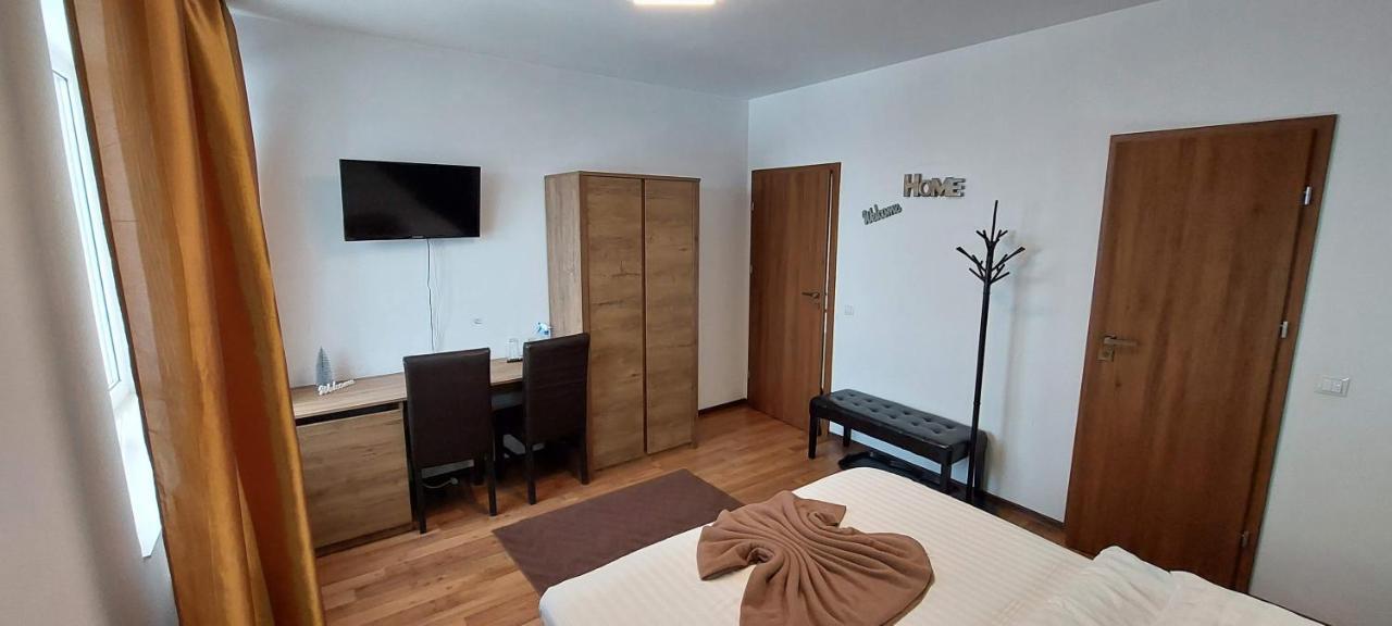 Pensiunea Riunione Brasov Bagian luar foto