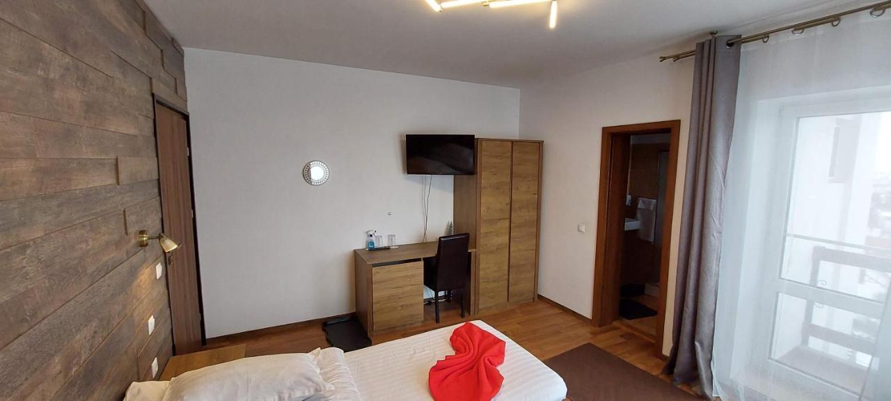 Pensiunea Riunione Brasov Bagian luar foto
