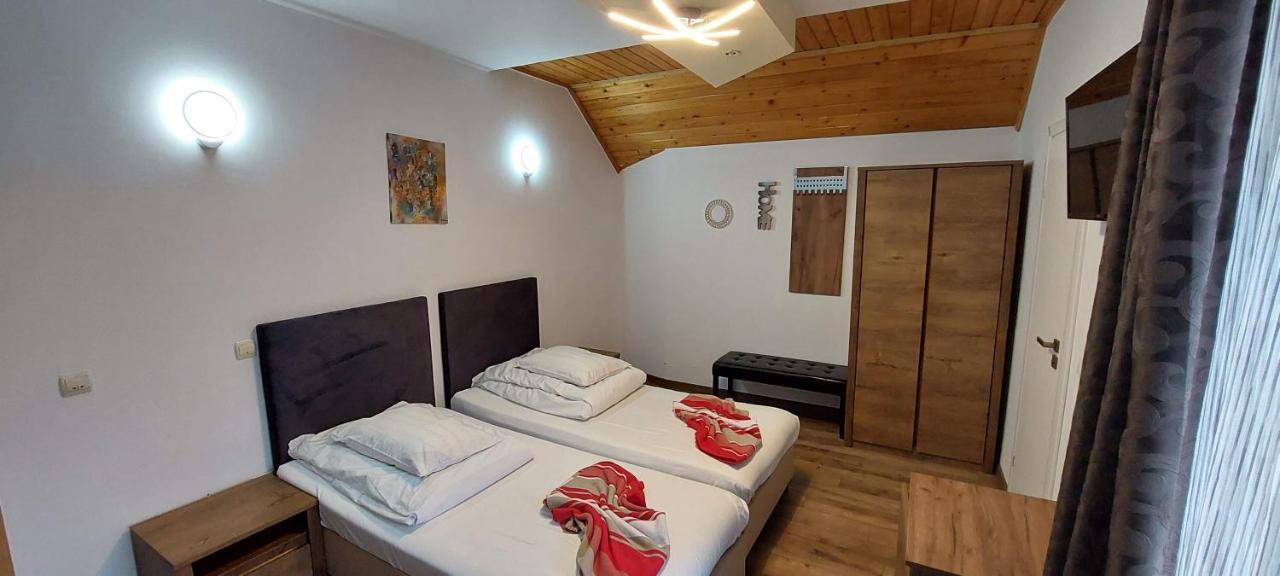 Pensiunea Riunione Brasov Bagian luar foto