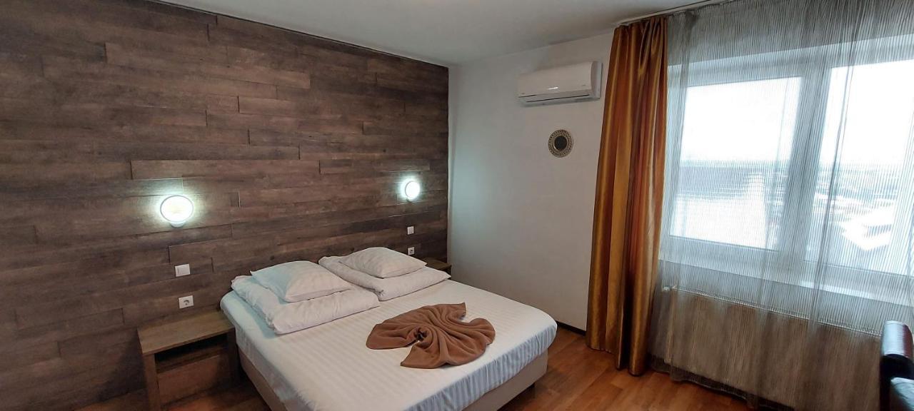 Pensiunea Riunione Brasov Bagian luar foto